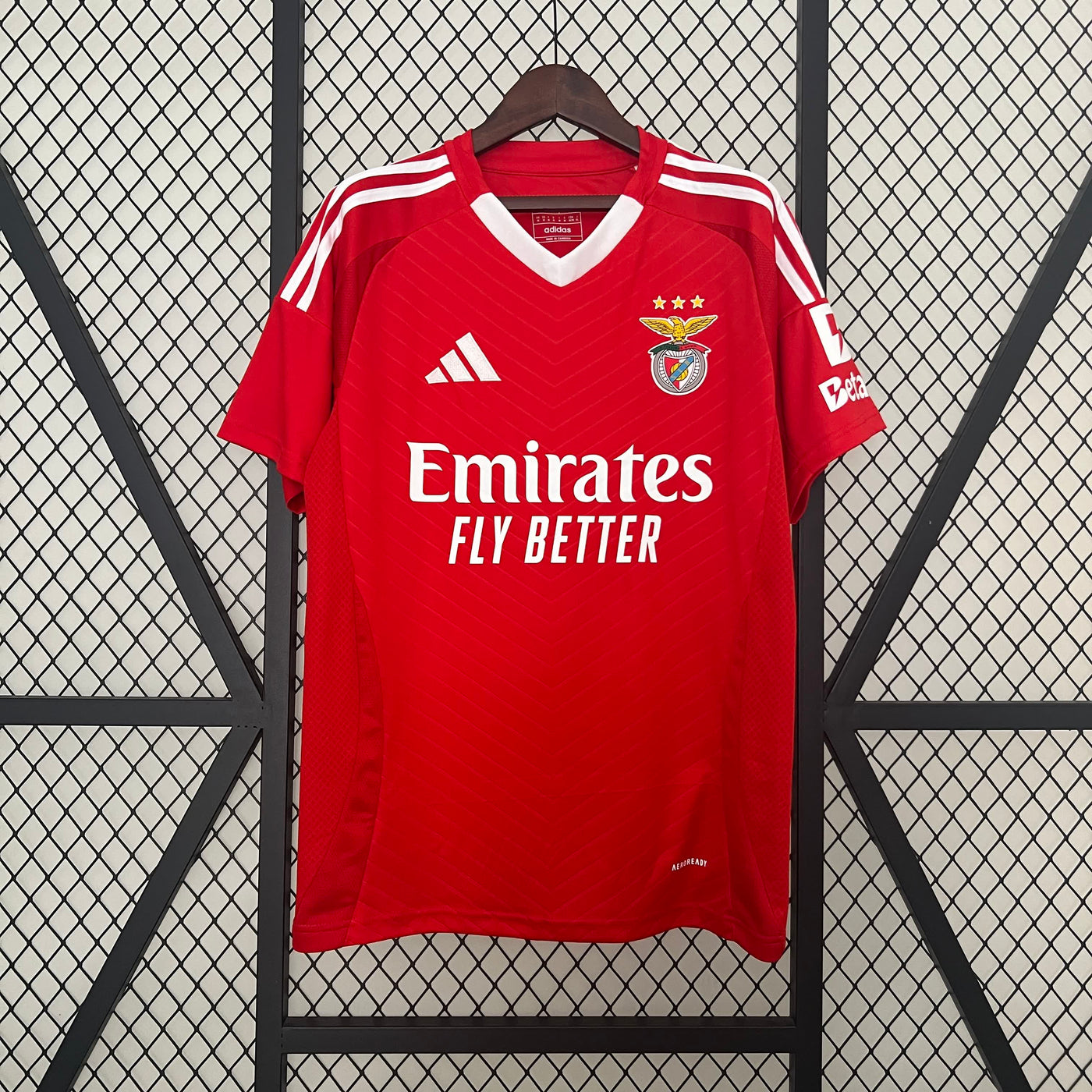 Steun Benfica met de Officiële Thuisoutfits voor het Seizoen 2024/2025!