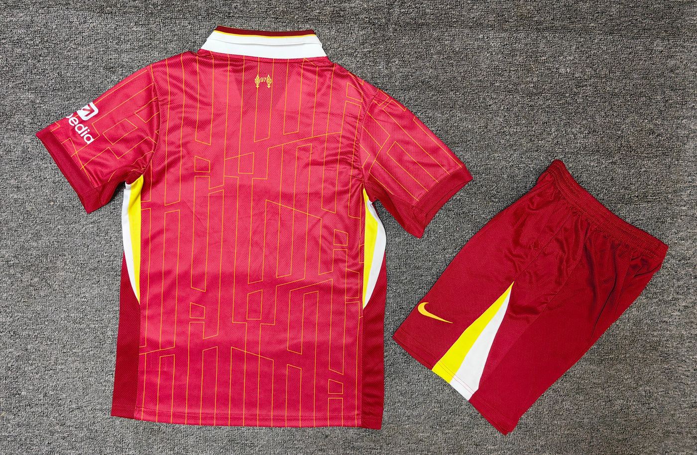 Liverpool Kit Home 2024/2025