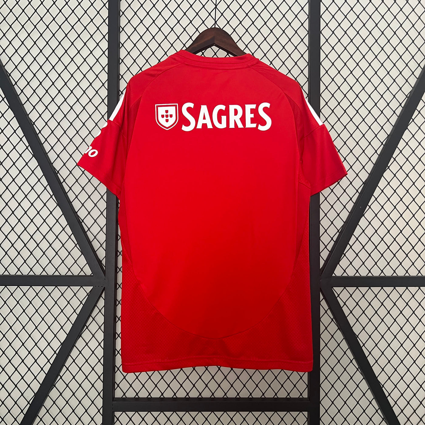 Steun Benfica met de Officiële Thuisoutfits voor het Seizoen 2024/2025!